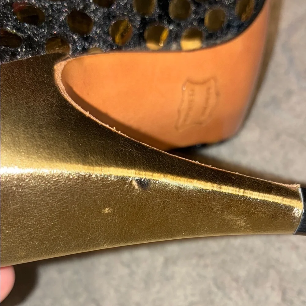 A’MANO Black and Gold Polka Dot Heels - Picture 8 of 11